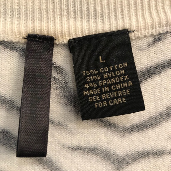 Women’s L Cardigan Zebra Print/Purple Flowers 🦓🌸 - Picture 2 of 4